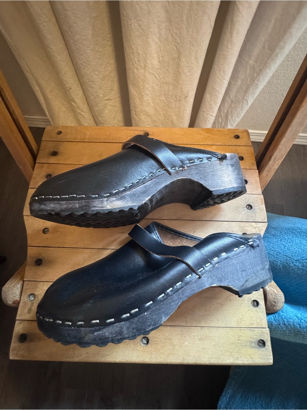 Classic Leather Slip-On Clogs - Black